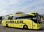 Mercedes Tourismo von Sunkler Reisen aus �sterreich in Krems gesehen.