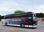 Mercedes Tourismo von Krautgartner Reisen aus �sterreich in Krems gesehen.