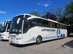 Mercedes Tourismo von L�ftner Reisen aus �sterreich in Krems gesehen.