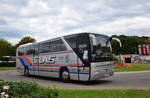 Mercedes Tourismo von GLAS Reisen aus Ober�sterreich in Krems gesehen.