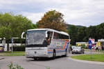 Mercedes Tourismo von GLAS Reisen aus Ober�sterreich in Krems gesehen.