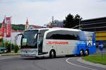 Mercedes Travego vom Reiseb�ro SCHWAB aus �sterreich in Krems unterwegs.