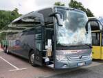 Mercedes Travego von Bohr aus Deutschland im Stadthafen Sassnitz.