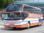 Neoplan Cityliner von Janssen Reisen aus Deutschland im Stadthafen Sassnitz.