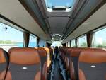 Der Fahrgastraum eines Neoplan Cityliner von Becker-Strelitz Reisen aus Deutschland in Neubrandenburg.