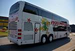 Neoplan Skyliner von H�llm�ller Reisen aus �sterreich im Mai 2018 in Krems.