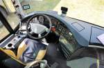 F�hrerstand im NEOPLAN STARLINER von TIEBER Reisen aus der Steiermark/�sterreich am 13.7.2013 in Krems an der Donau.