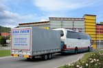 Neoplan Starliner von KBA Tours mit H�nger in Krems unterwegs.