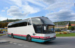 Neoplan Starliner von KBA Tours mit H�nger in Krems unterwegs.