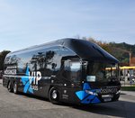 Neoplan Starliner von H�ssinger Reisen aus Nieder�sterreich in Krems gesehen.