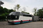 Neoplan Starliner von KBA Tour aus der CZ in Krems gesehen.