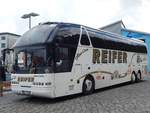 Neoplan Starliner von Reifer aus Deutschland im Stadthafen Sassnitz.