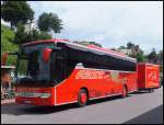 Setra 415 GT-HD mit Radanh�nger von Arzt aus Deutschland im Stadthafen Sassnitz.