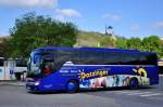 Setra 415 GT-HD von Datzinger Reisen aus �sterreich am 18.4.2015 in Krems.