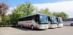Im Vordergrund ein Setra 415 GT- HD von Wachter Reisen aus Nieder�sterreich in Krems gesehen.