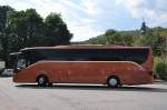 Setra 515 HD (f�r Kuoni unterwegs)aus Polen im Juni 2015 in Krems.