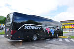 Setra 515 HD von SCHWARZ Reisen aus �sterreich in Krems gesehen.