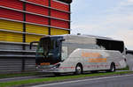 Setra 515 HD von der Dietrich Touristik aus �sterreich in Krems gesehen.