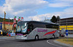 Setra 515 HD von M�ckenhausen Reisen aus der BRD in Krems.