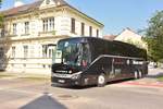 Setra 517 HD von H�ffmann Reisen aus der BRD 2018 in Krems.