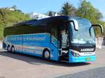 Setra 517 HD von Aakirkeby Turist- og Selskabsk�rsel aus D�nemark im Stadthafen Sassnitz.