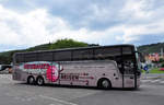 Van Hool T917 Astron von Heuberger Reisen aus Ober�sterreich in Krems gesehen.
