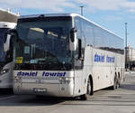 Van Hool von DANIEL-Tourist aus Polen, unterwegs auf dem Busparkplatz von Schloss Sch�nbrunn im November 2019