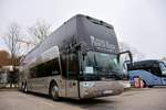 Van Hool TX von WIESINGER Reisen aus Ober�sterreich 2017 in Krems gesehen.