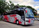 VOLVO 9700 Reisebus von HUBER Reisen aus Nieder�sterreich im Mai in Krems gesehen.