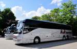 2 mal VOLVO 9700 von  K & K Busreisen aus �sterreich am 29.5.2013 in Krems an der Donau.