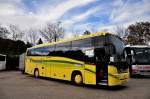 Volvo 9900 von Reinhold Reisen aus �sterreich mit Radanh�nger am 20.9.2014 in Krems.