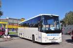 Volvo 9900 von Beinweachs Reisen aus �sterreich am 28.9.2014 in Krems.