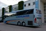 Volvo 9900 von Schr�felbauer Reisen aus �sterreich 06/2017 in Krems.