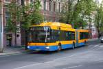 Vilnius (Lettland) 2.5.2012  Moderner MAN Gliederbus auf der Linie 41.