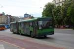 Im Stadtverkehr in der bulgarischen Hauptstadt Sofia sind noch zahlreich
Oldtimer im Einsatz. Dieser Mercedes Gliederbus fuhr am 6.5.2013 auf der 
Linie 213 und ist hier in Richtung Hauptbahnhof unterwegs.