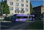 Auf der VMCV Linie 201 verkehren seit neustem  Last-Mile  Buse, da die Verlängerung der Strecke nach Rennaz nach einer Volksabstimmung nicht elektrifiziert werden durfte. Im Bild erreicht ein Bus der Linine 201 beim Halt an der Haltestelle  Entre Deux Ville  in Vevey.

4. Mai 2020