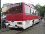 Omnibus Ikarus 250 SL aus dem Landkreis Ostvorpommern (OVP) anl��lich 130 Jahre Strba in Rostock [27.08.2011] 