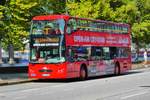 Mercedes Benz-Doppeldeckerbus der LVG wartet auf neue Fahrg�ste.