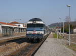 ligne4-ostbahn-paris-belfort-mulhouse-2/548842/sncf-cc72084-mit-intercit-1642-vesoul-1520 SNCF-CC72084 mit Intercit 1642 (Vesoul 15:20 - Paris-Est 1846). Zum Abschied der groen Dieselloks fuhr die unmodernisiert, mit dem originalen SACM-AGO-Motor, als Museumslok erhaltene CC720842 ein Intercit-Zugpaar zwischen Vesoul und Paris. Die Grodiesel verabschieden sich von der franzsischen Ligne 4, der Ostbahn Paris-Belfort(-Mulhouse). Sie werden durch IC-Triebzge ersetzt. 25.03.2017 Vesoul