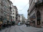 Tram CTS-1052  Linie B=Hoenheim

Strasbourg-Rue_de_la_Mésange 

2012-12-23
