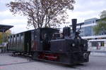 Tramfest Historischer Zug:

Lok MEG-46(ursprünglich SSB=Straßburger Straßenbahn Gesellschaft, EMBG-Grafenstaden 1897FNr4805)und Wagen MEG-45(SSB-Hauptwerkstatt 1909).

2017-04-30 017 Kehl-Bahnhof 