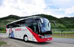 Der neue SETRA 515 HD von BLAGUSS aus Wien mit neuem Design,gesehen in der Wachau/Nieder�sterreich,26.5.2013.Gru� an den freundlichen Fahrer.