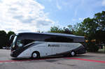 Setra 515 HD von Blaguss Reisen aus Wien in Krems gesehen.