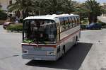 Auf der Insel Gozo des Staates Malta war am 16.5.2014 noch dieser Mercedes 303 Bus im Einsatz.